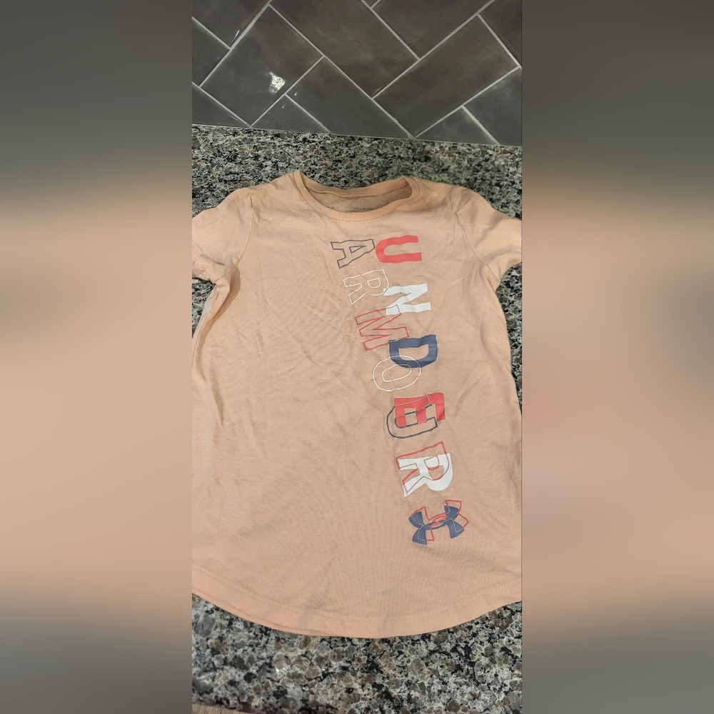 Under Armour Shrt Girls sz YSml